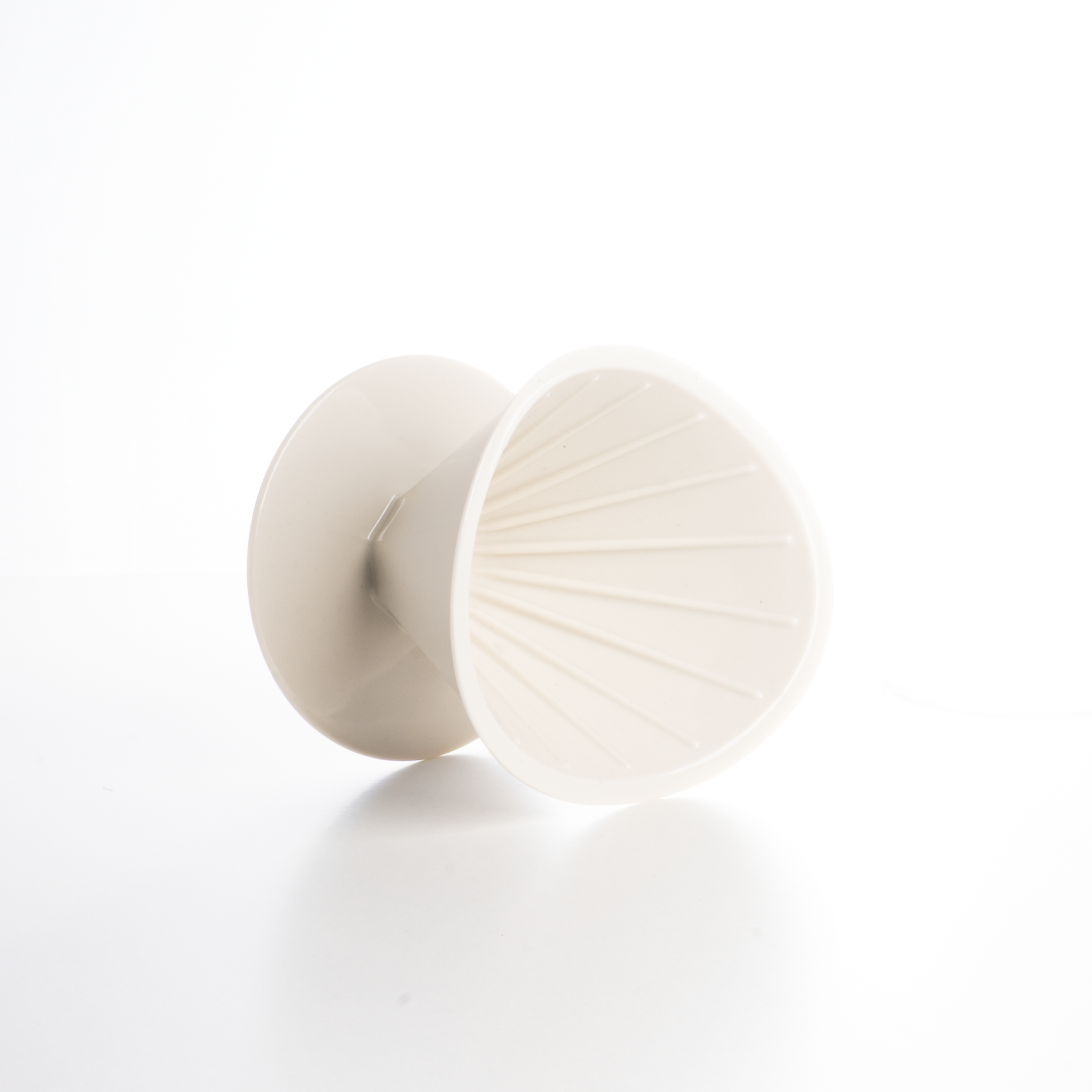 2cups v60 white laying